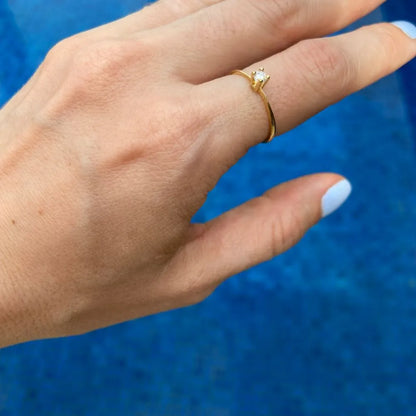 Anel Solitário Em Ouro 18k 750